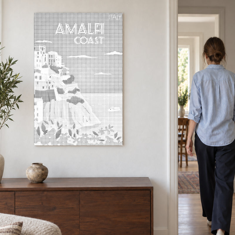 Punktmalerei-Leinwand “Amalfiküste”, an einer hellen Wand, während eine Person durch die Tür geht.