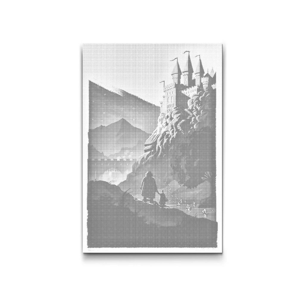 Lizenziertes Dot Painting: HOGWARTS™ Schloss über Felsen im Nebel