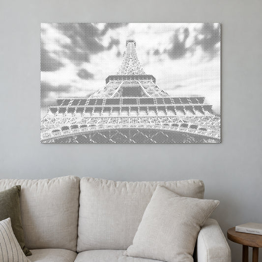 Punktmalerei-Leinwand “Eiffelturm”, an einer hellen Wand in einem Raum mit sanftem Tageslicht.